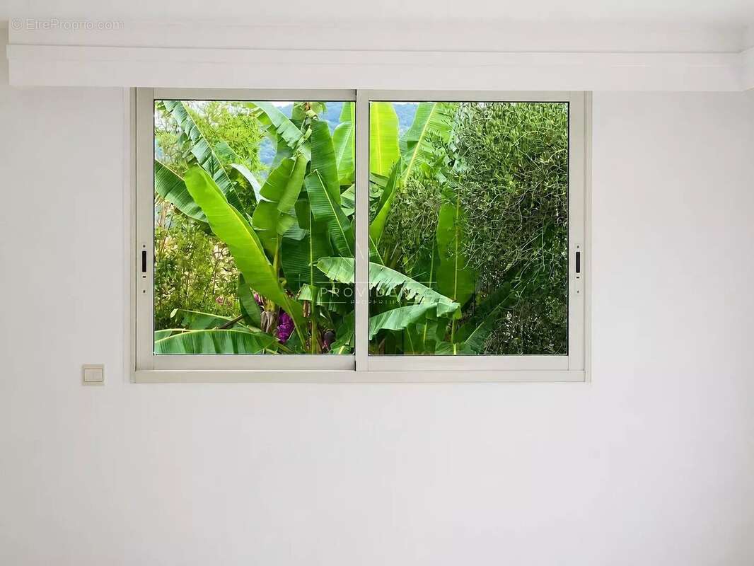Le Cannet Europe - Villa 266 m², 5 chambres, piscine, jardin plat et vue mer - photo 22