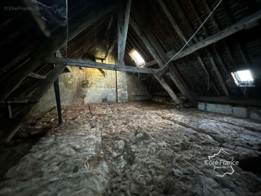 Appartement à VILLENEUVE-L'ARCHEVEQUE