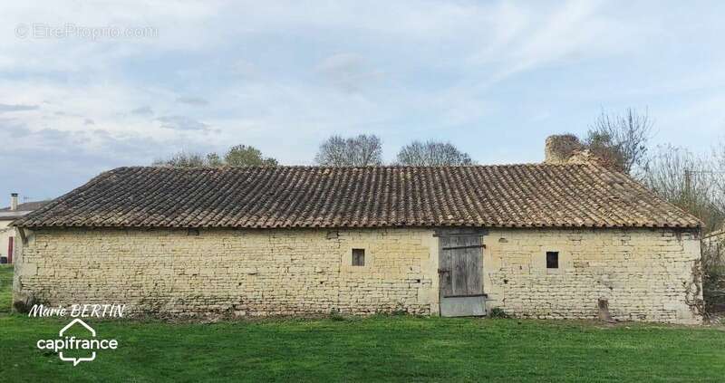 Maison à SECONDIGNE-SUR-BELLE