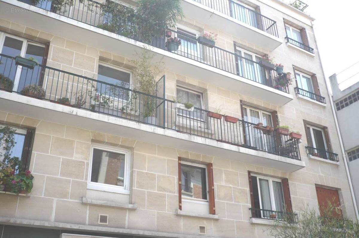 Appartement à PARIS-19E