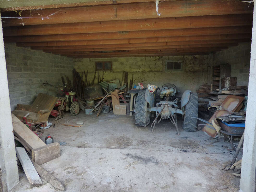 Maison à SAINT-TRIVIER-DE-COURTES