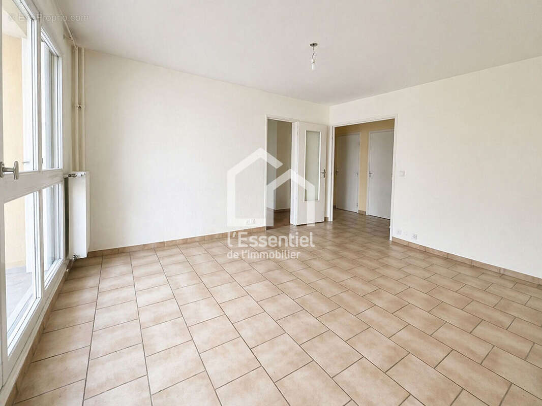 Appartement à VERNEUIL-SUR-SEINE