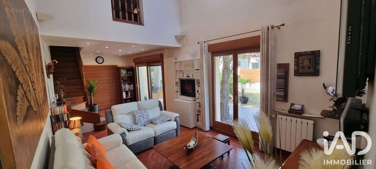 Maison 122 m² à Conflans-Sainte-Honorine  - photo 2