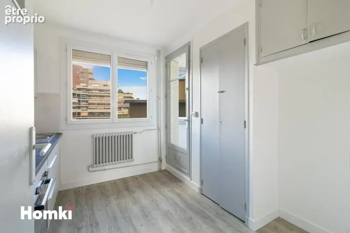 Appartement T4 de 75 m² à Marseille 13006, Boulevard Vincent Delpuech - photo 7