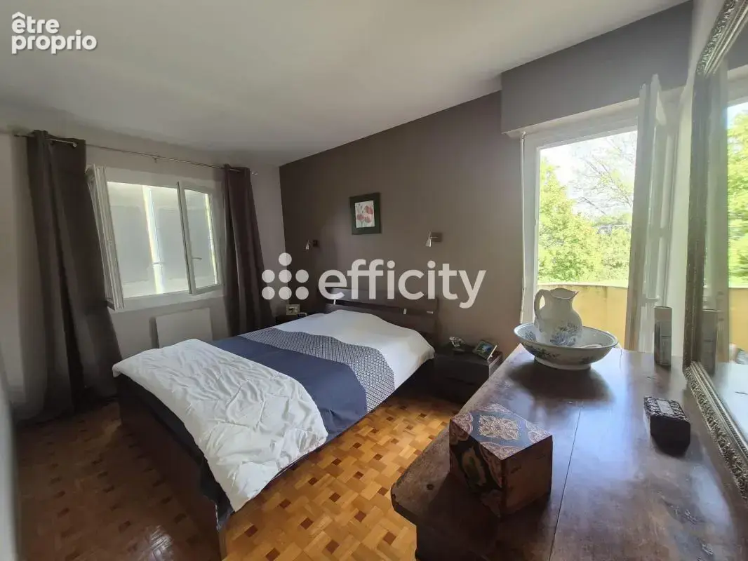 Maison 174 m² à Confolens  - photo 9