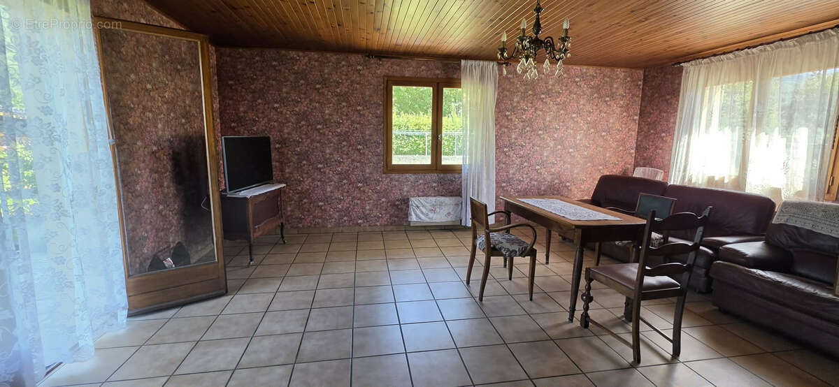 Maison à GILLY-SUR-ISERE