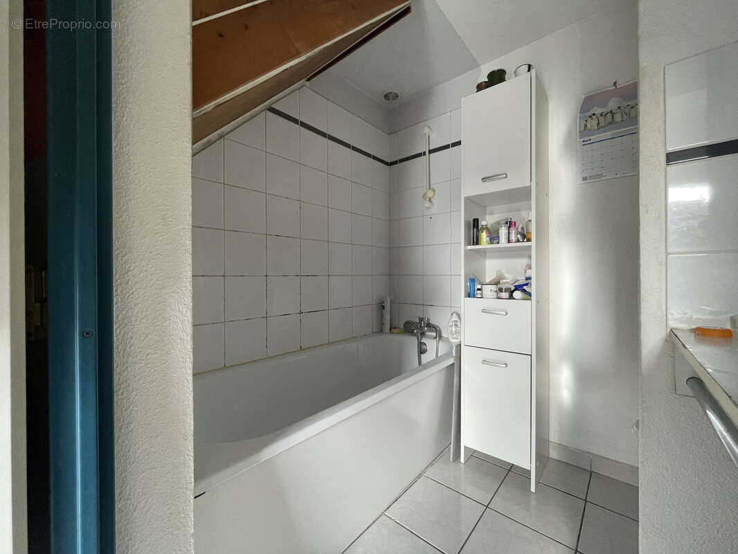 Maison à VIC-LA-GARDIOLE