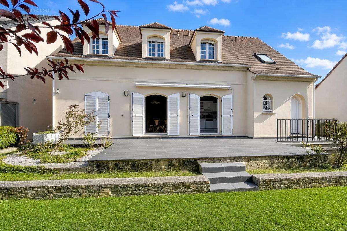 Maison à BEAUCHAMP