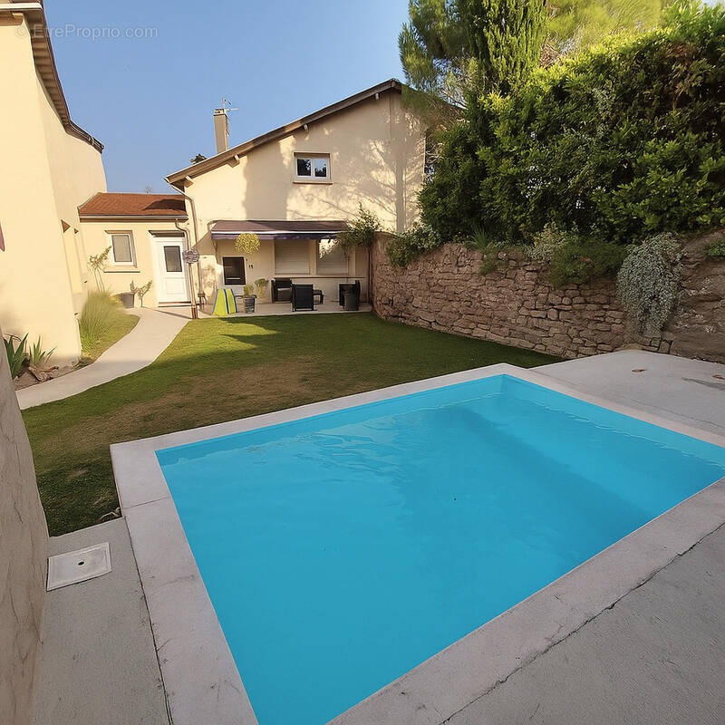 Maison à SAINT-DONAT-SUR-L&#039;HERBASSE