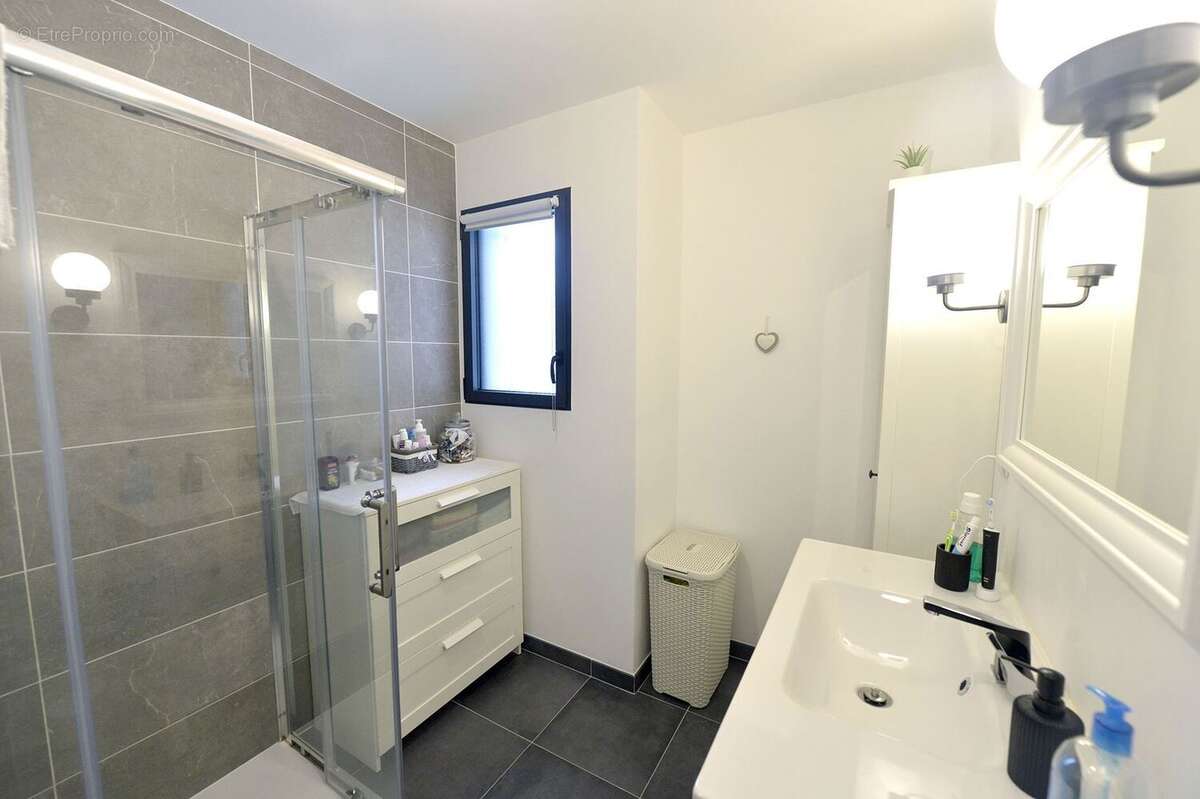 Maison 107 m² à Semussac  - photo 8