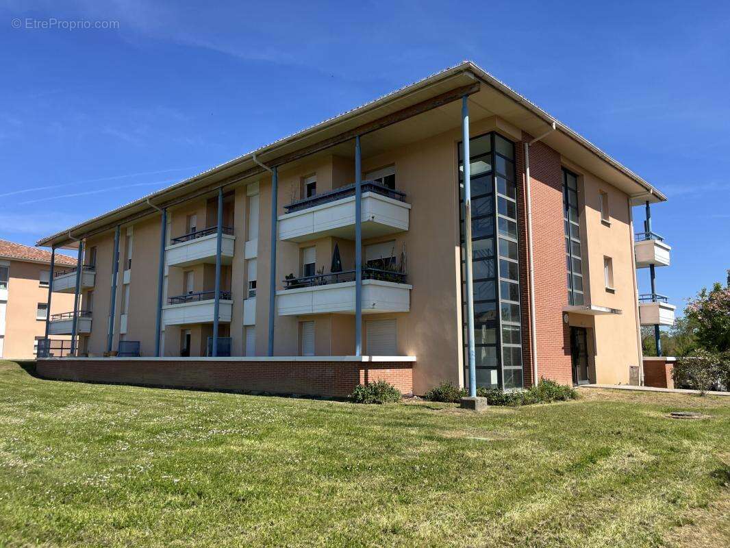 Appartement à LA SALVETAT-SAINT-GILLES