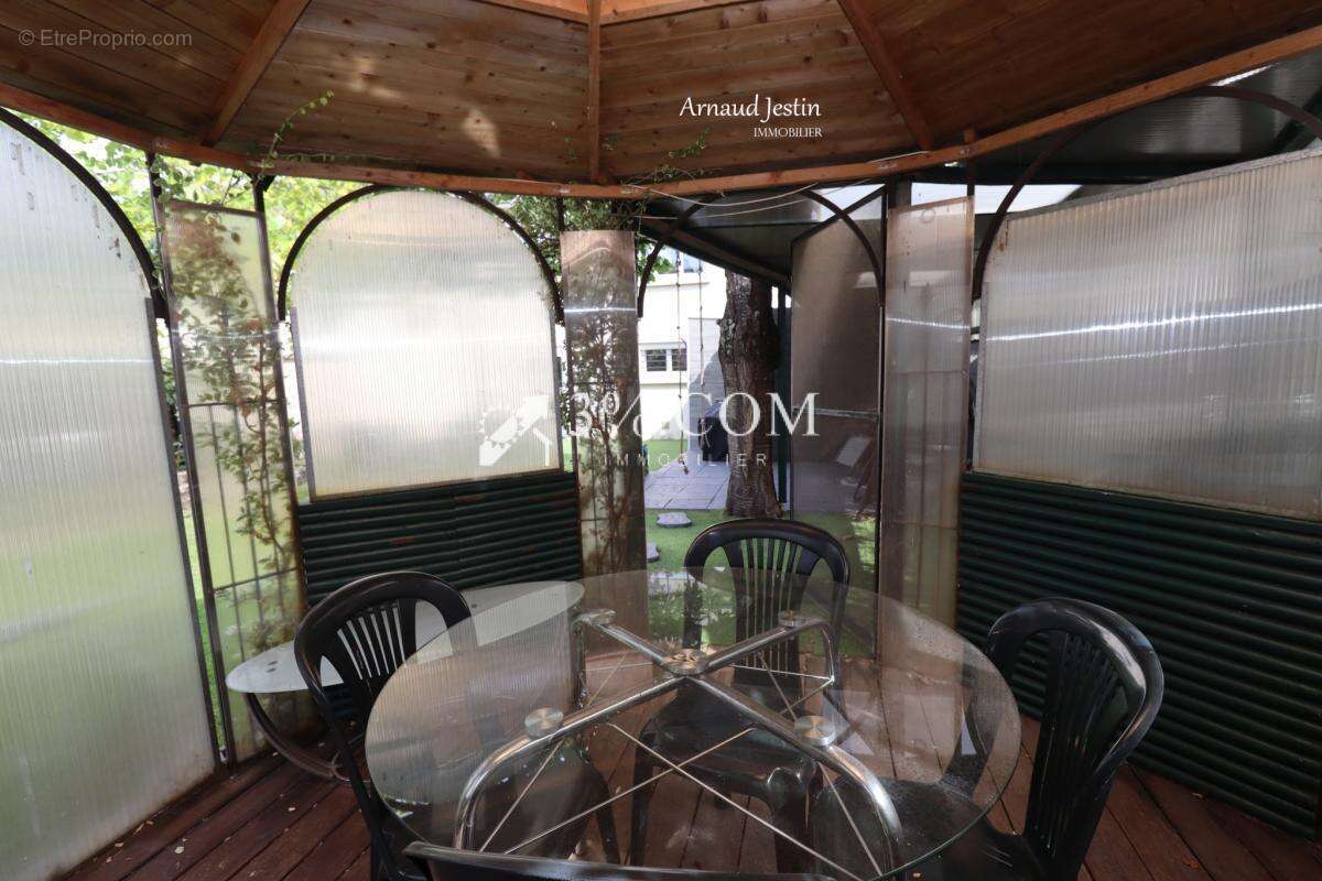 Maison à SAINT-JACQUES-DE-LA-LANDE