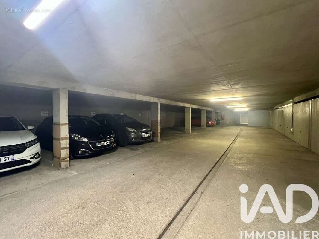 Photo 3 - Parking à LYON-3E