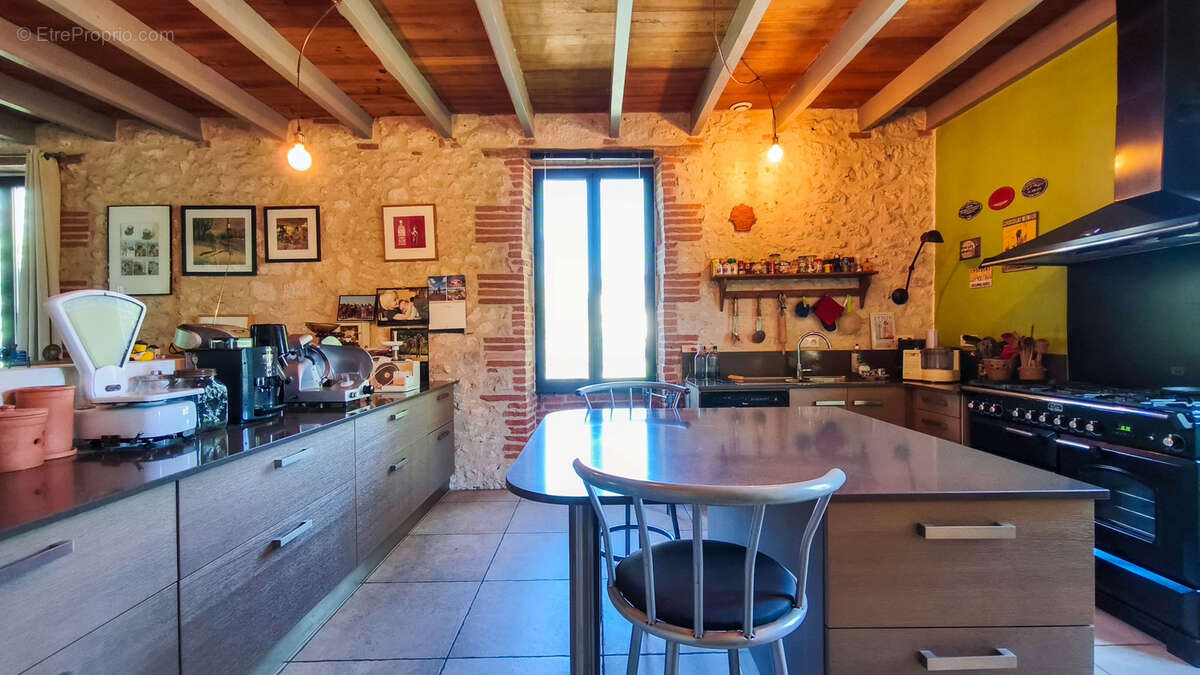 Maison à CAZES-MONDENARD