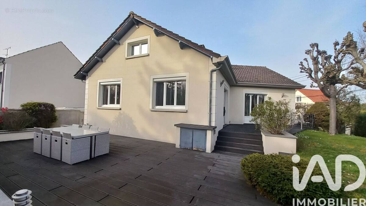 Photo 1 - Maison à CHAMPS-SUR-MARNE