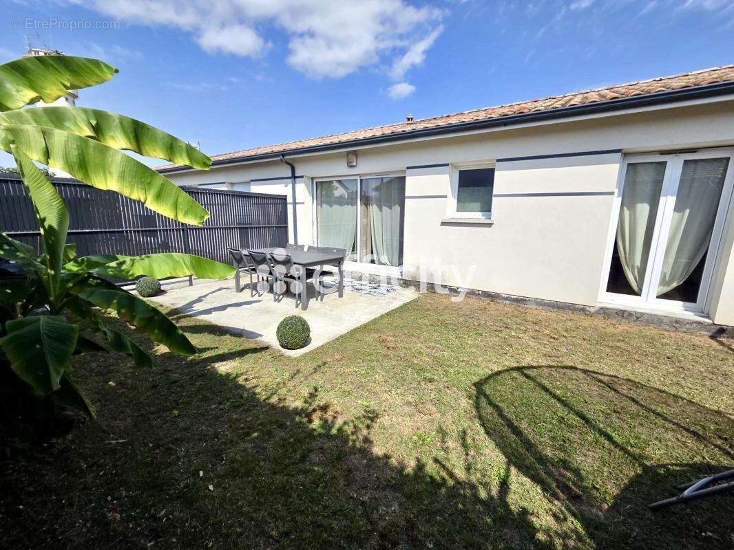 Maison à SAINTE-HELENE