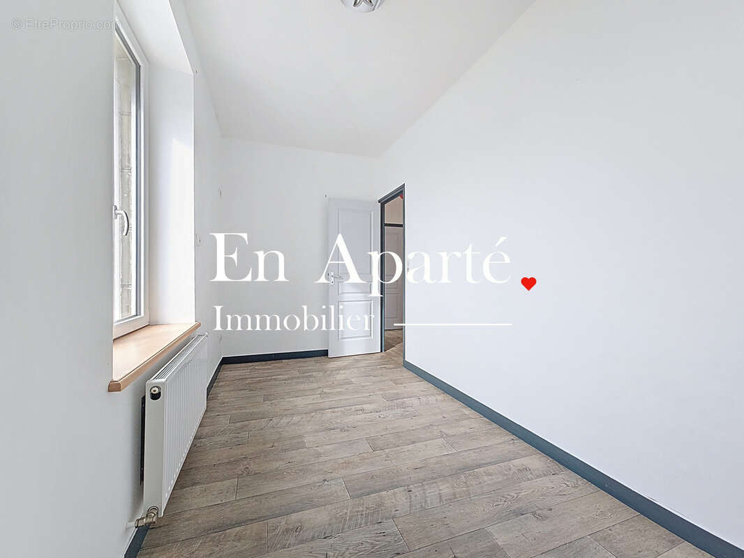 Appartement à DONVILLE-LES-BAINS