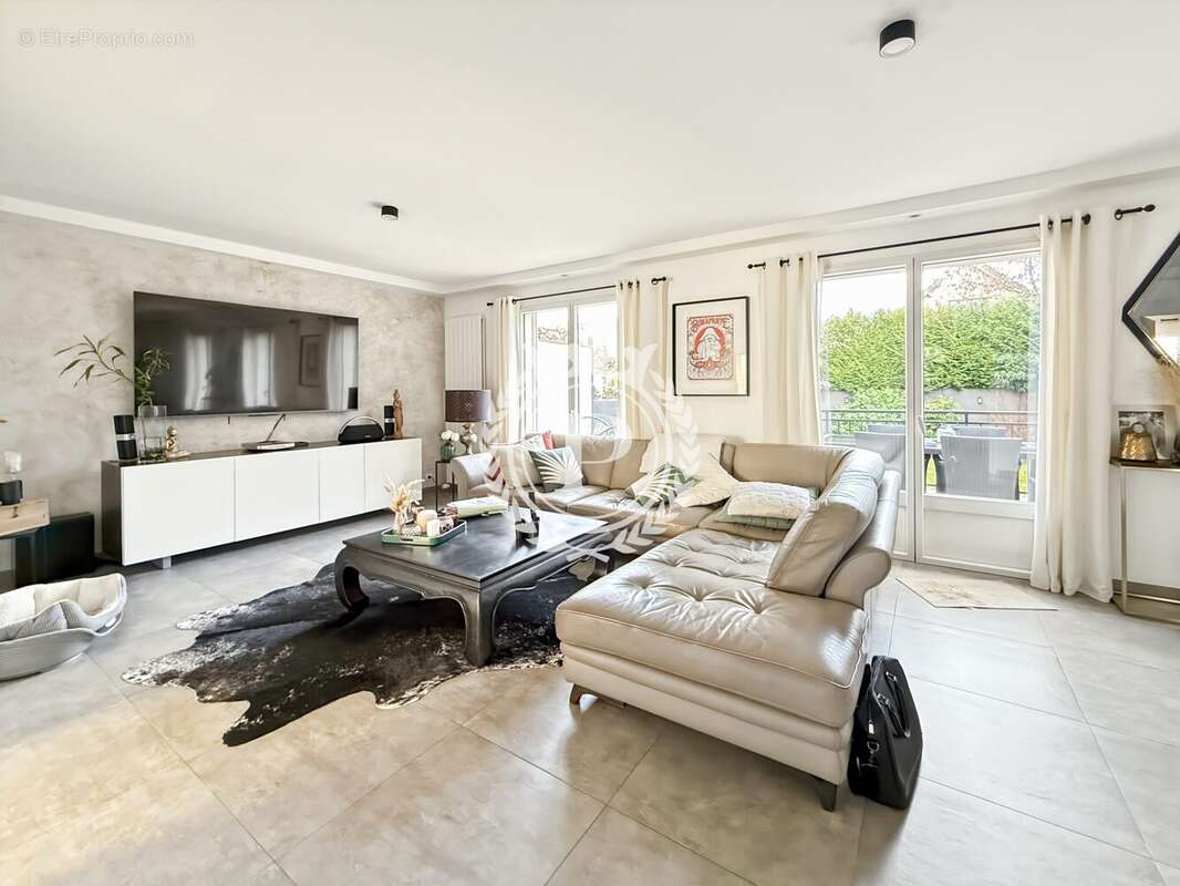 Maison à CHENNEVIERES-SUR-MARNE