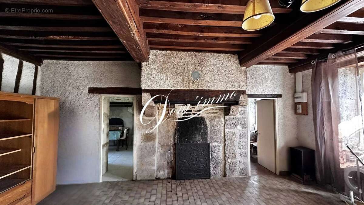 Maison à VIC-SOUS-THIL