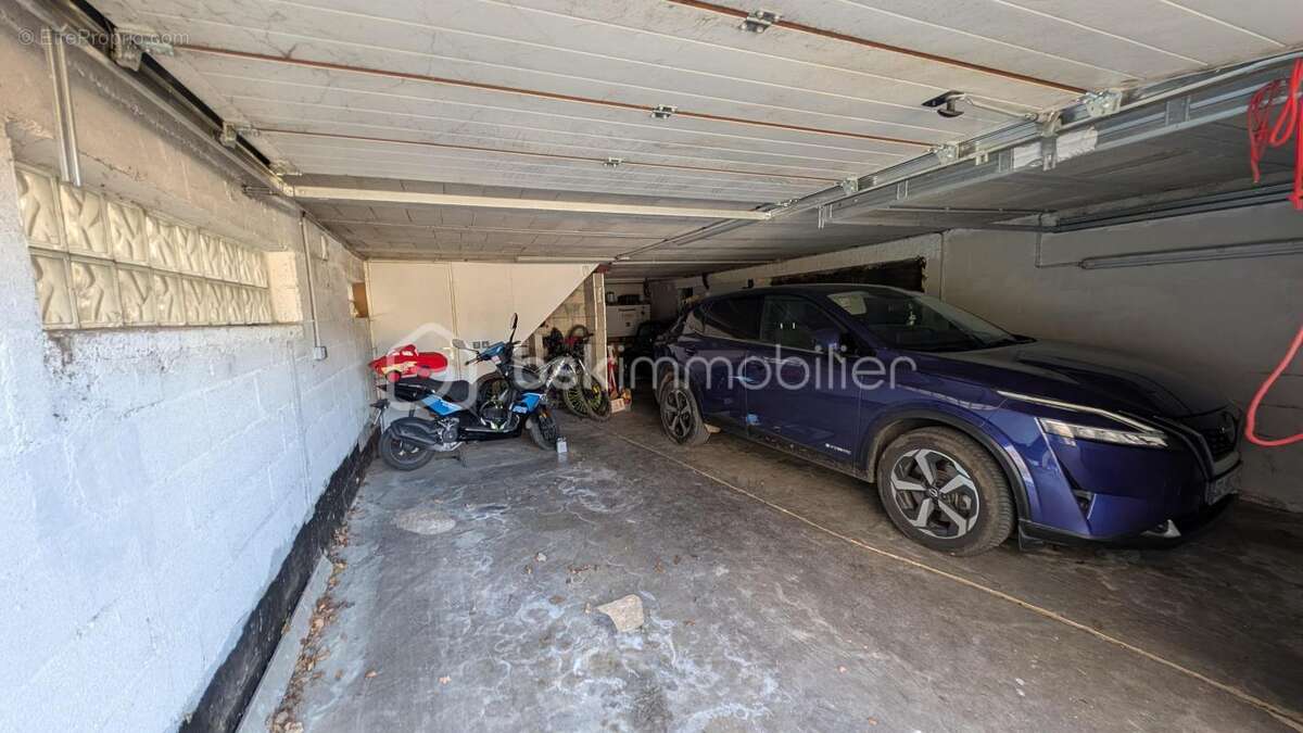  Grande maison traditionnelle avec terrain arboré, sous sol et garage - photo 19