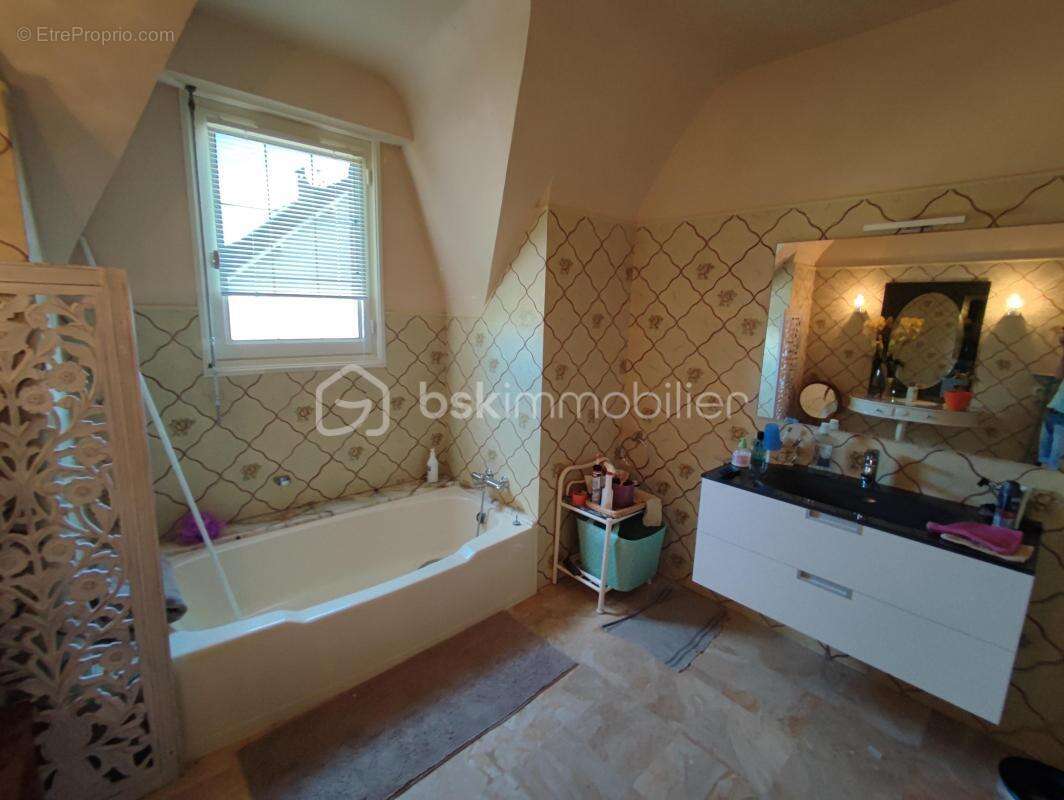 Pavillon sur sous-sol total de 234 m² sur 880 m² de jardin - photo 15