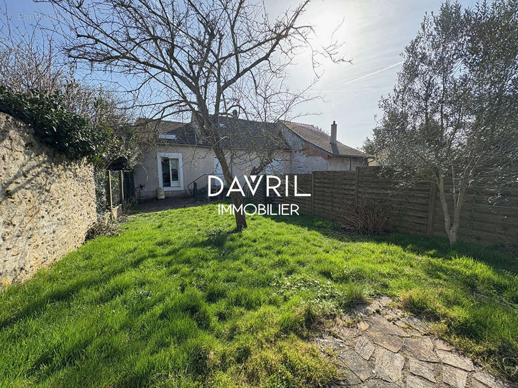 MAISON COUP DE COEUR en plein village et studio indépendant !! - photo 4