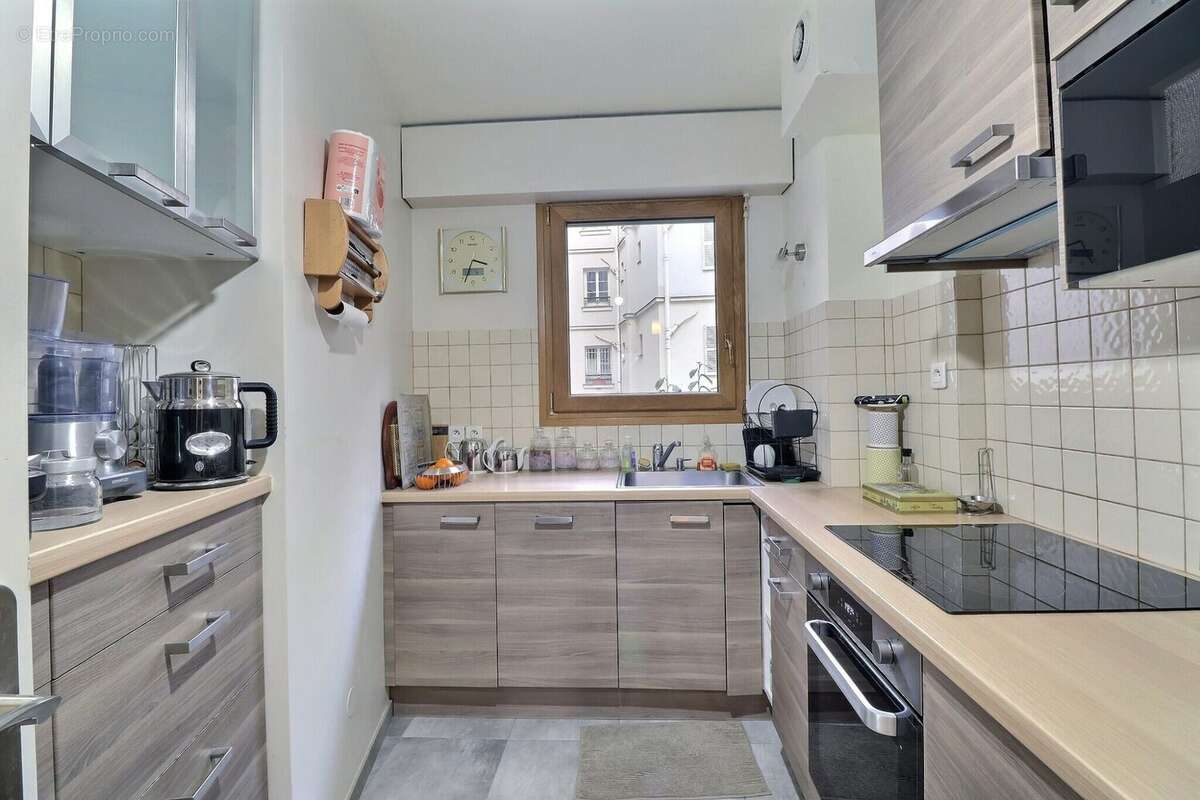 Appartement à PARIS-16E