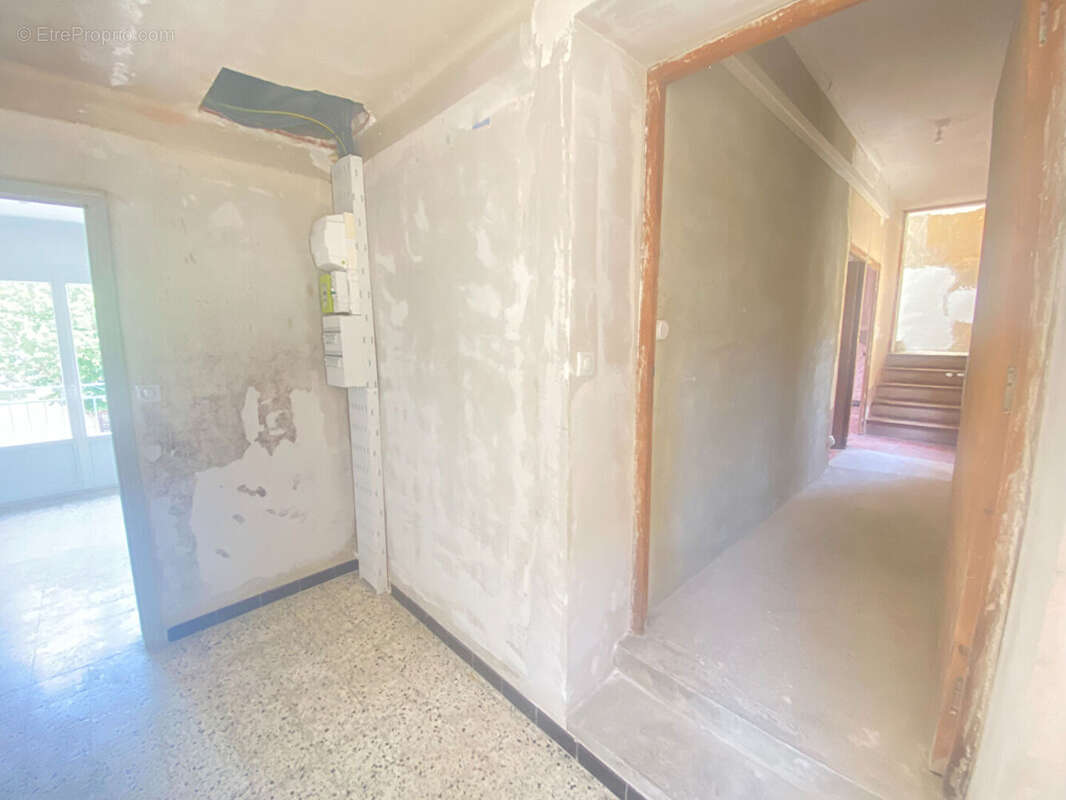 Appartement à JONQUIERES