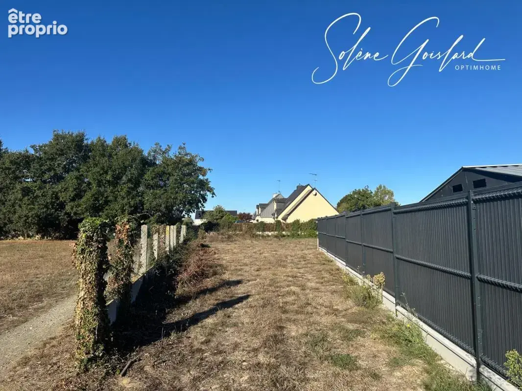 Terrain constructible, bourg, au calme - photo 3