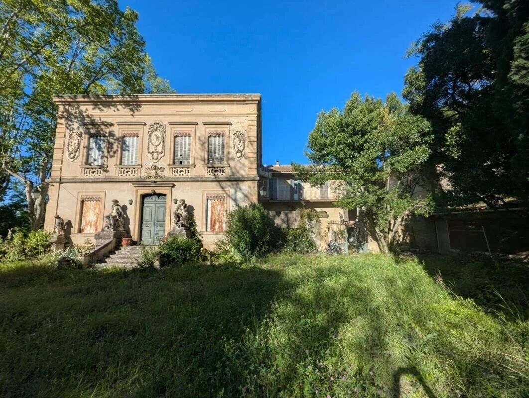 Maison à REMOULINS