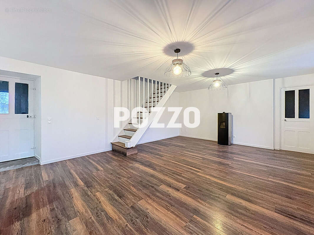 Maison à SAINT-SAUVEUR-LA-POMMERAYE