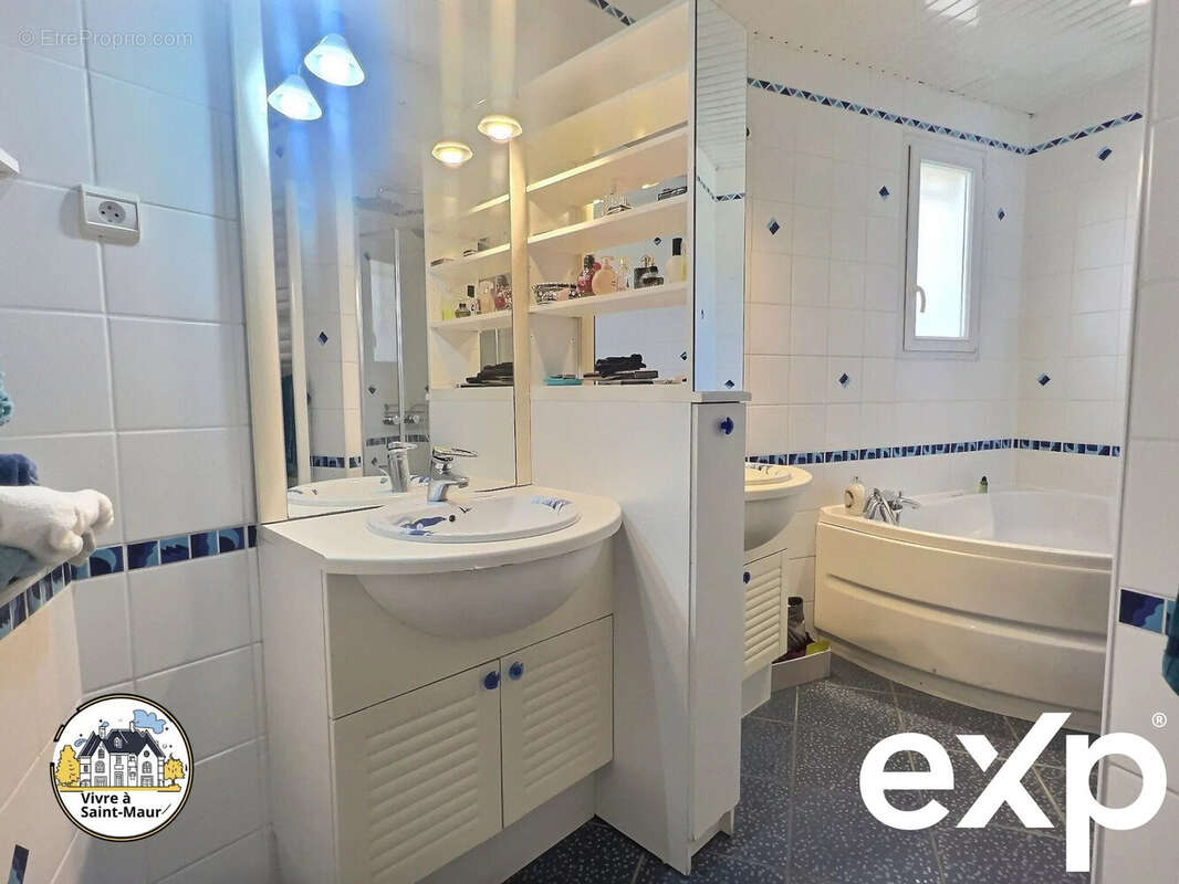 Maison à SAINT-MAUR-DES-FOSSES