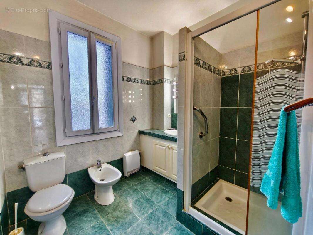 Maison à SAINT-LAURENT-DU-VAR