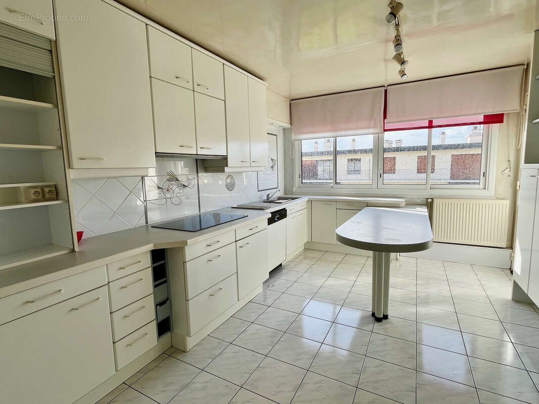 Appartement à SAINT-MAUR-DES-FOSSES