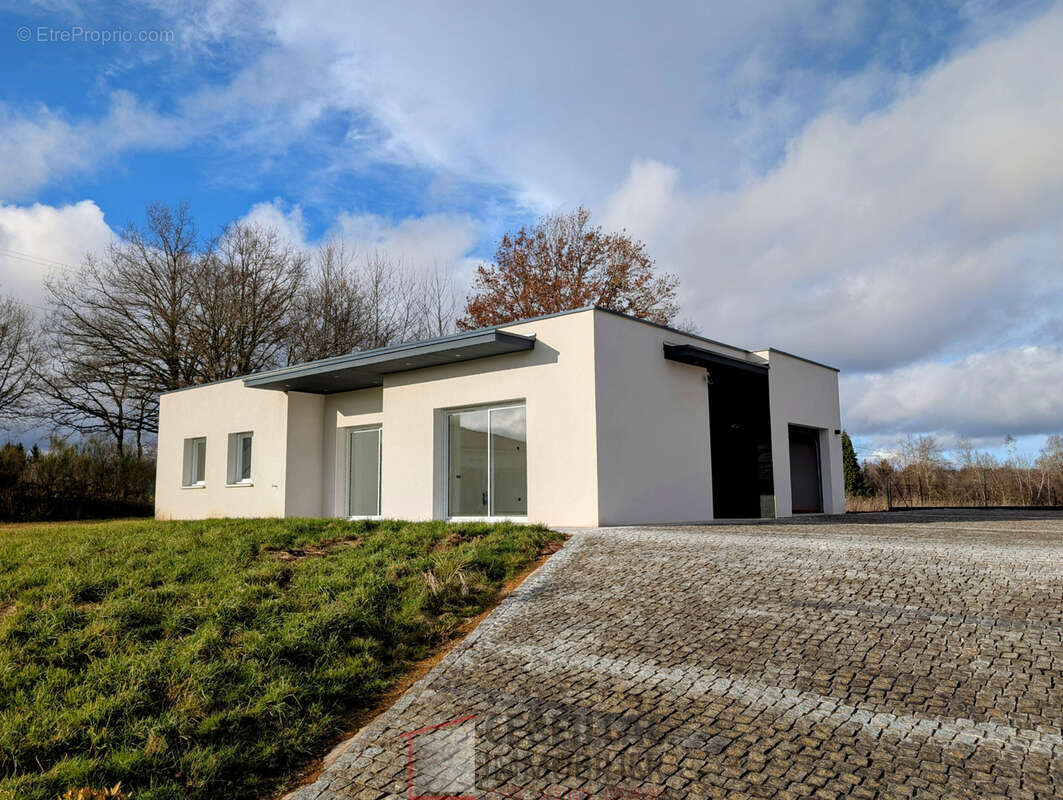 Maison à LES ANCIZES-COMPS