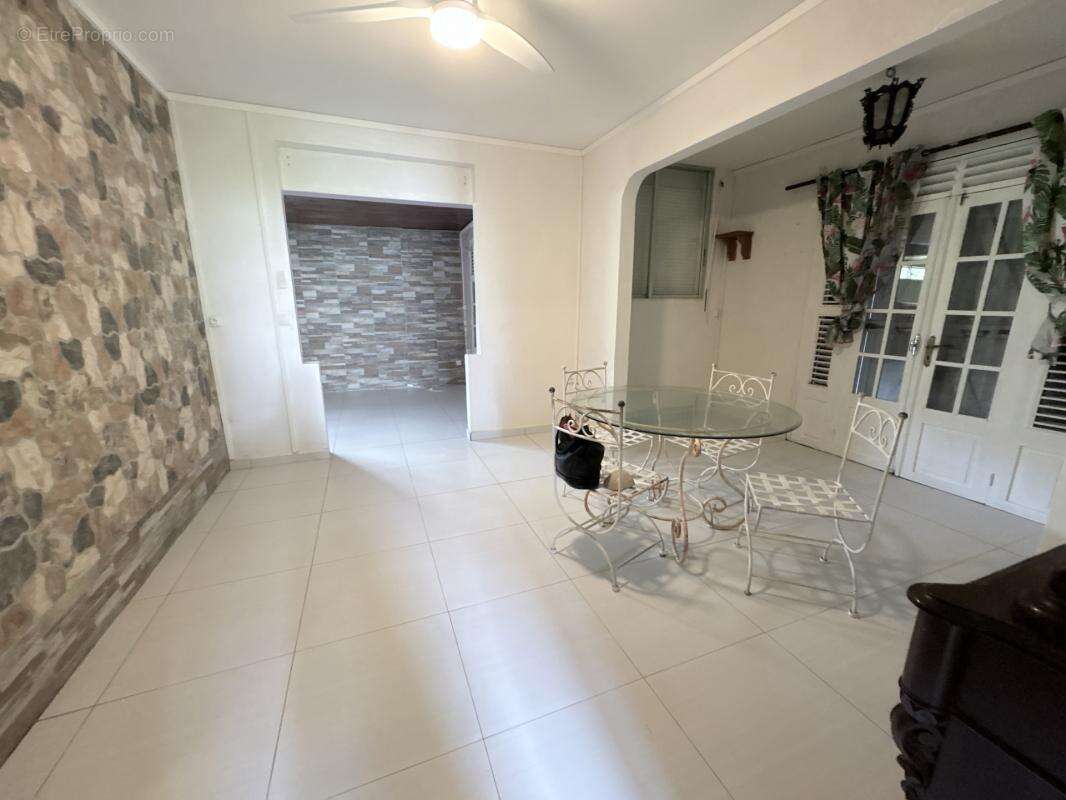 A VENDRE : VILLA F9 à Trois Rivière (97114) - photo 27