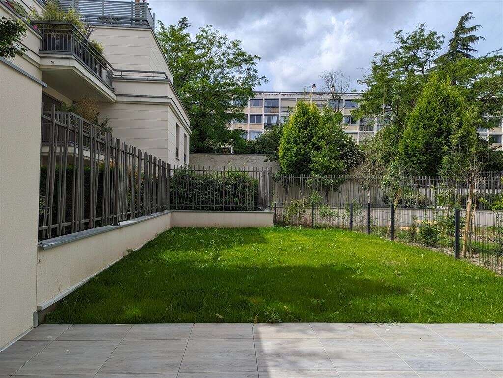 Appartement à SURESNES
