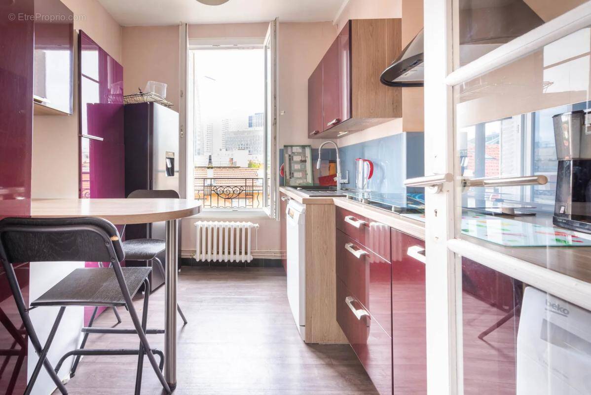 Appartement à COURBEVOIE