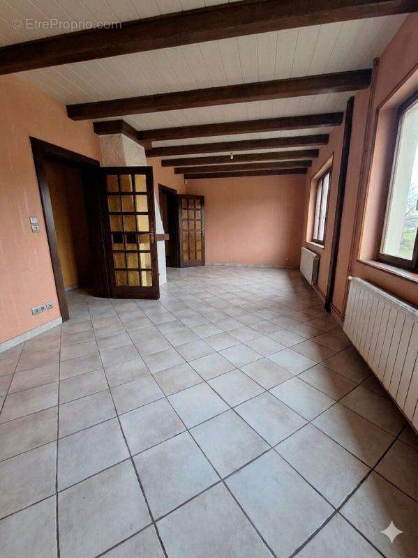 Maison à SEMECOURT