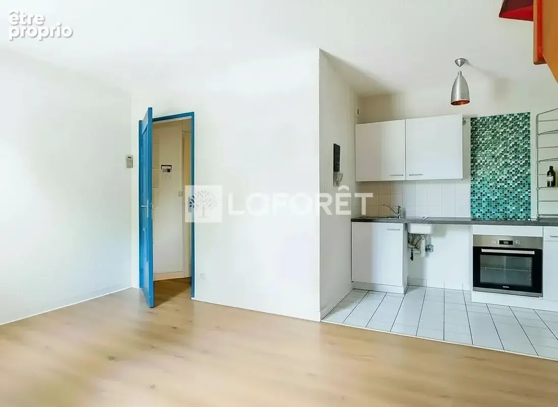 Appartement CHARTRES-DE-BRETAGNE , Duplex T2 avec garage fermé et parking privatif, à 200 m des commerces - photo 5