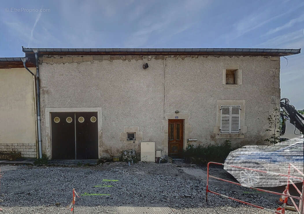 Maison à VELAINES