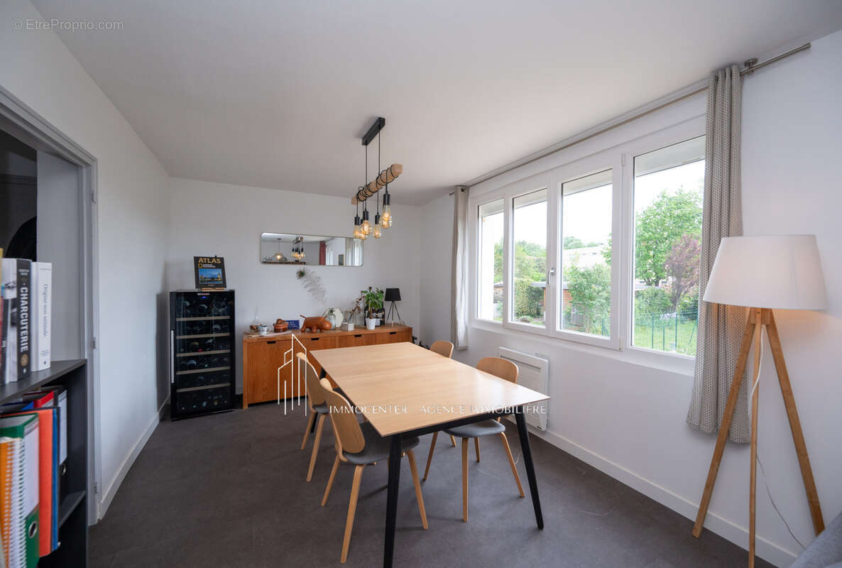 Appartement à BOURG-DE-PEAGE
