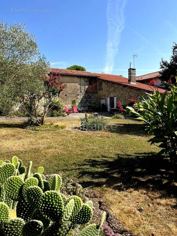 Maison à MAUVEZIN