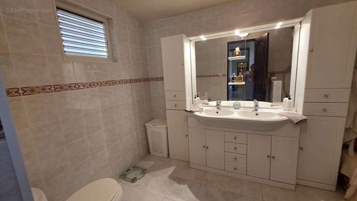 Maison à LES TROIS-ILETS