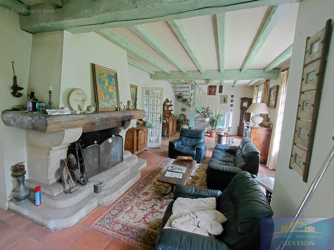 Maison à LOUBAJAC