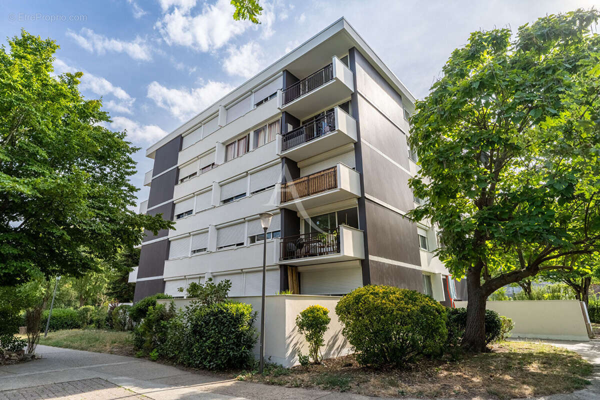 APPARTEMENT LUMINEUX 3P - CERGY - Résidence récemment isolée ! - photo 8