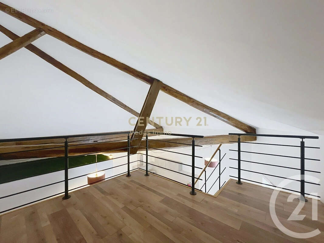 Appartement à POUSSAN