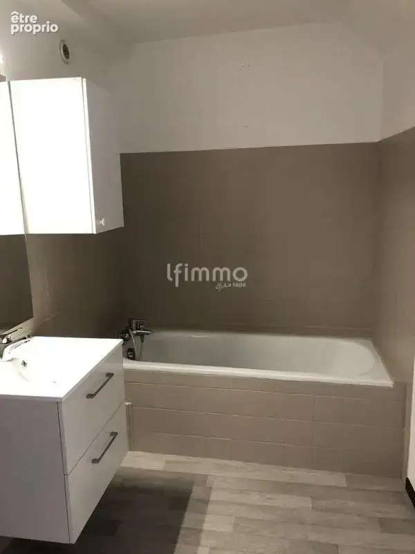 Immeuble vide 3 appartements et 1 commerce - photo 8