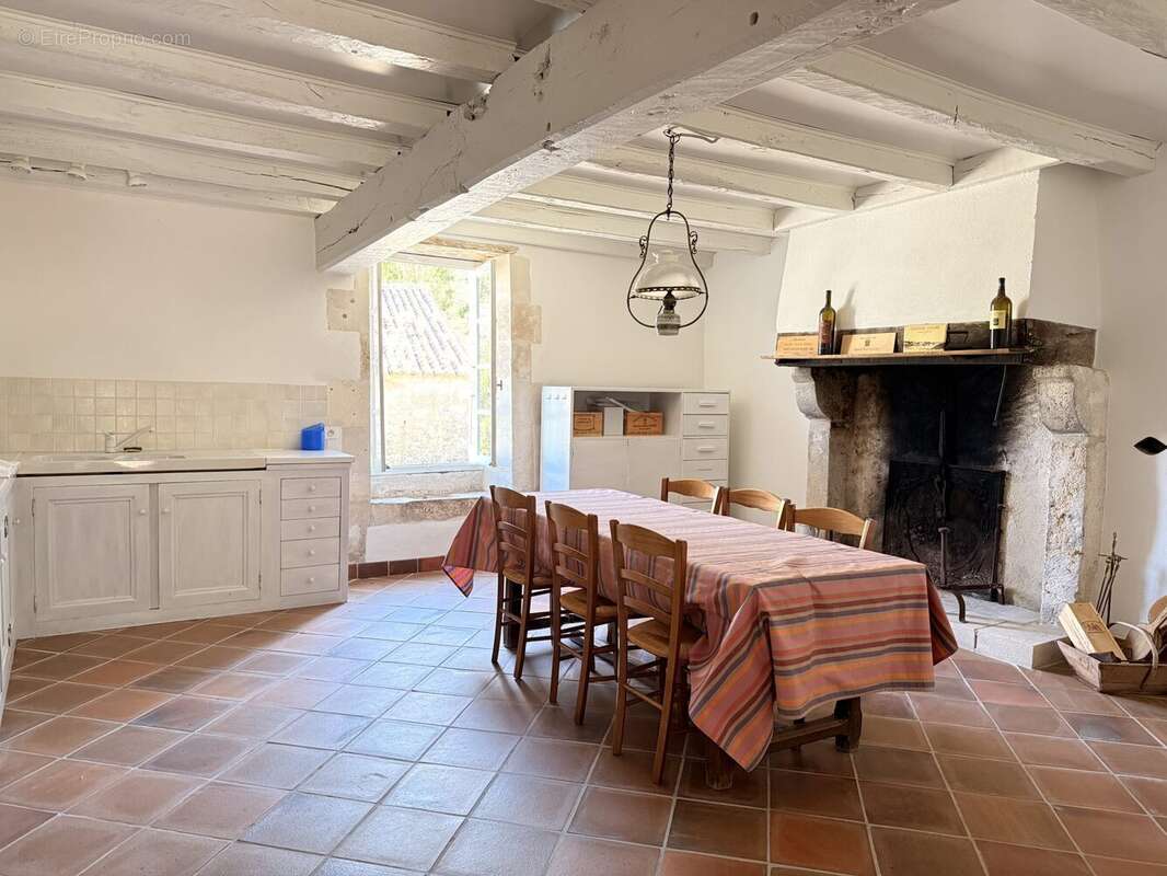 Maison 140 m² à Arces  - photo 6