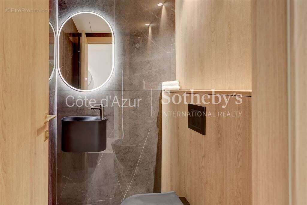 Cannes La Californie : Appartement rénové 122 m² avec vue mer et terrasse - photo 14